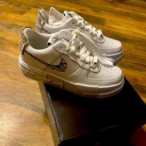 Nike Air Force 1